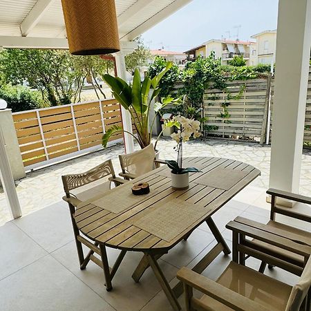 Central Luxury Apartment In Paralia Ofryniou Ofrínion Buitenkant foto