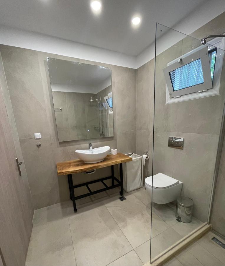Central Luxury Apartment In Paralia Ofryniou Ofrínion Buitenkant foto