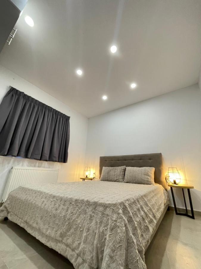 Central Luxury Apartment In Paralia Ofryniou Ofrínion Buitenkant foto