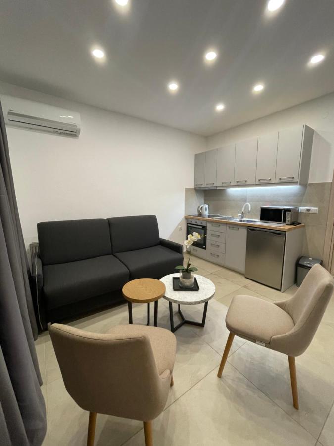 Central Luxury Apartment In Paralia Ofryniou Ofrínion Buitenkant foto