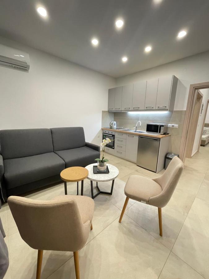 Central Luxury Apartment In Paralia Ofryniou Ofrínion Buitenkant foto