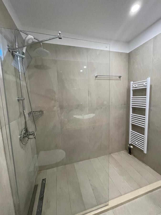 Central Luxury Apartment In Paralia Ofryniou Ofrínion Buitenkant foto