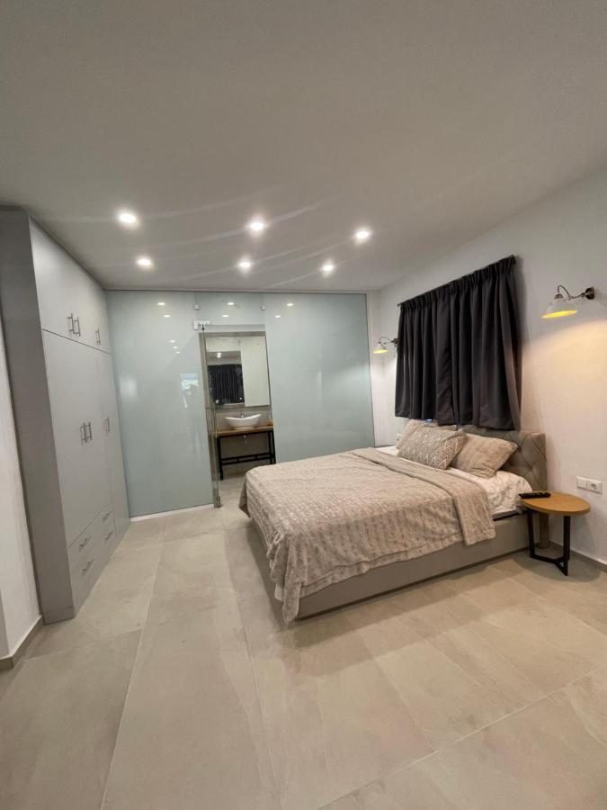 Central Luxury Apartment In Paralia Ofryniou Ofrínion Buitenkant foto
