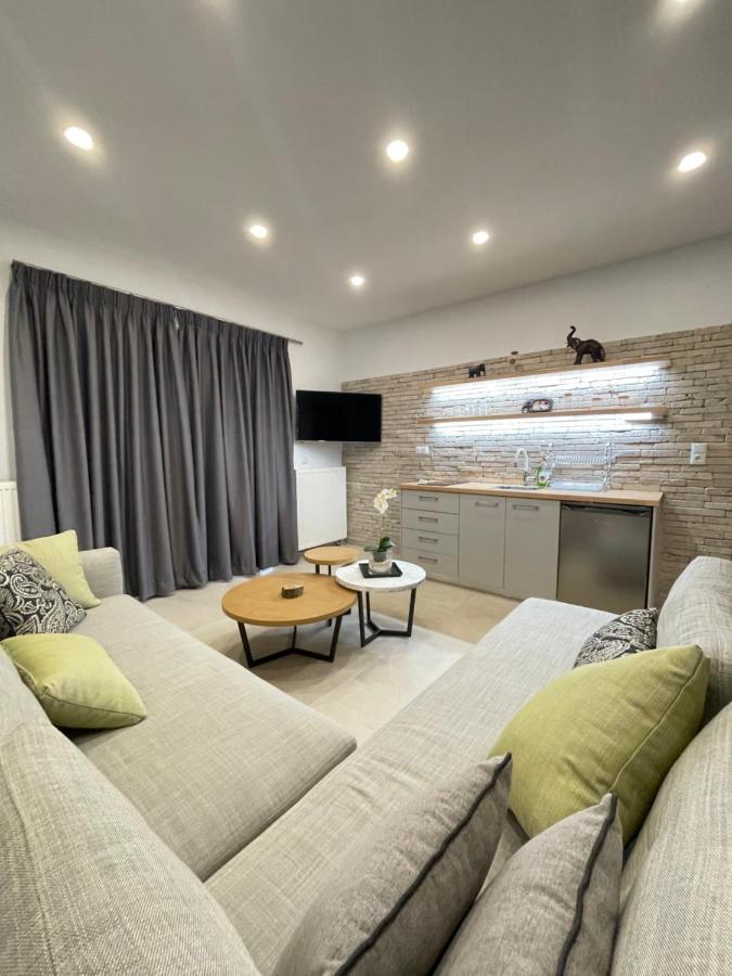 Central Luxury Apartment In Paralia Ofryniou Ofrínion Buitenkant foto