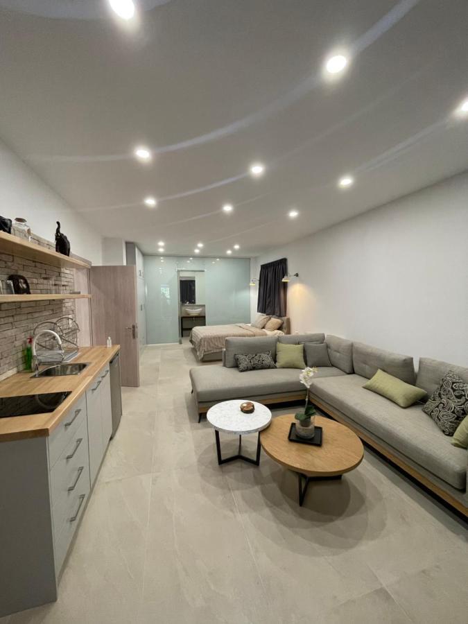 Central Luxury Apartment In Paralia Ofryniou Ofrínion Buitenkant foto