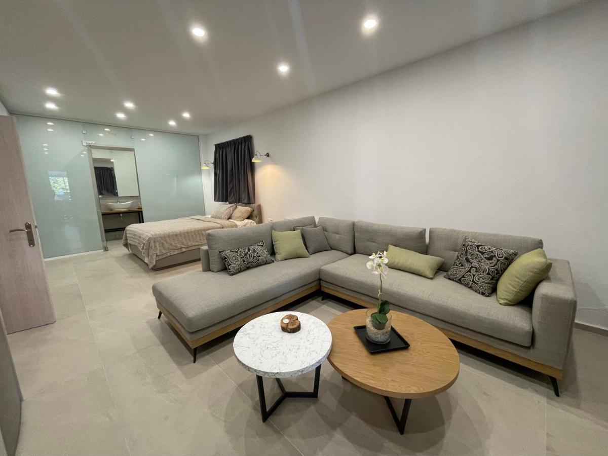 Central Luxury Apartment In Paralia Ofryniou Ofrínion Buitenkant foto