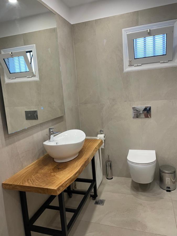 Central Luxury Apartment In Paralia Ofryniou Ofrínion Buitenkant foto