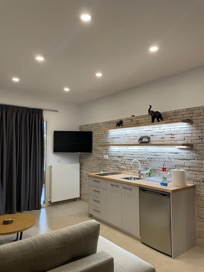 Central Luxury Apartment In Paralia Ofryniou Ofrínion Buitenkant foto